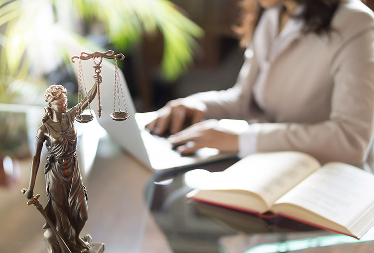 Außergerichtliche Lösungen – Rechtsanwältin in Straubing