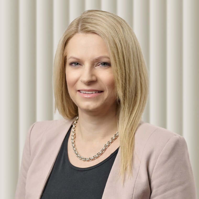 Frau Stefanie Schwolow